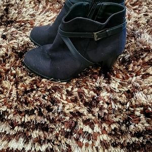 Boots with heeled